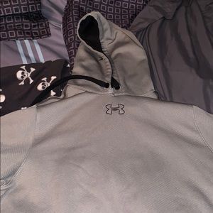 Under armour sweatshirt